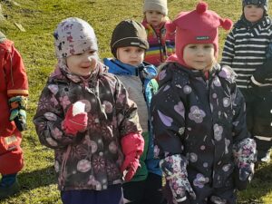 Sinililled uurivad elurikkust (Põlva lasteaed Mesimumm)
